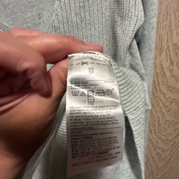 Gap baby blue long sleeve knit top. Size extra small. - Picture 4 of 6